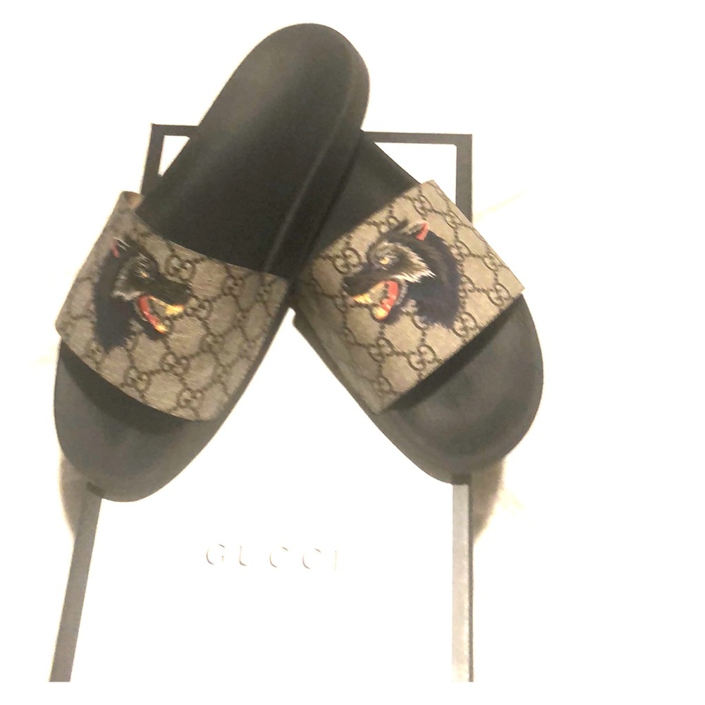 Gucci Wolf men’s slides , in good condition